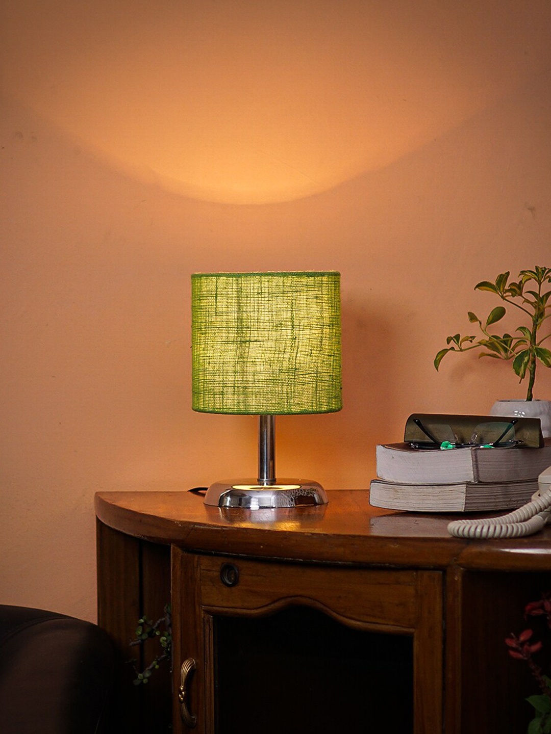 

Pinecraft INTERNATIONAL Green Table Lamp With Shade