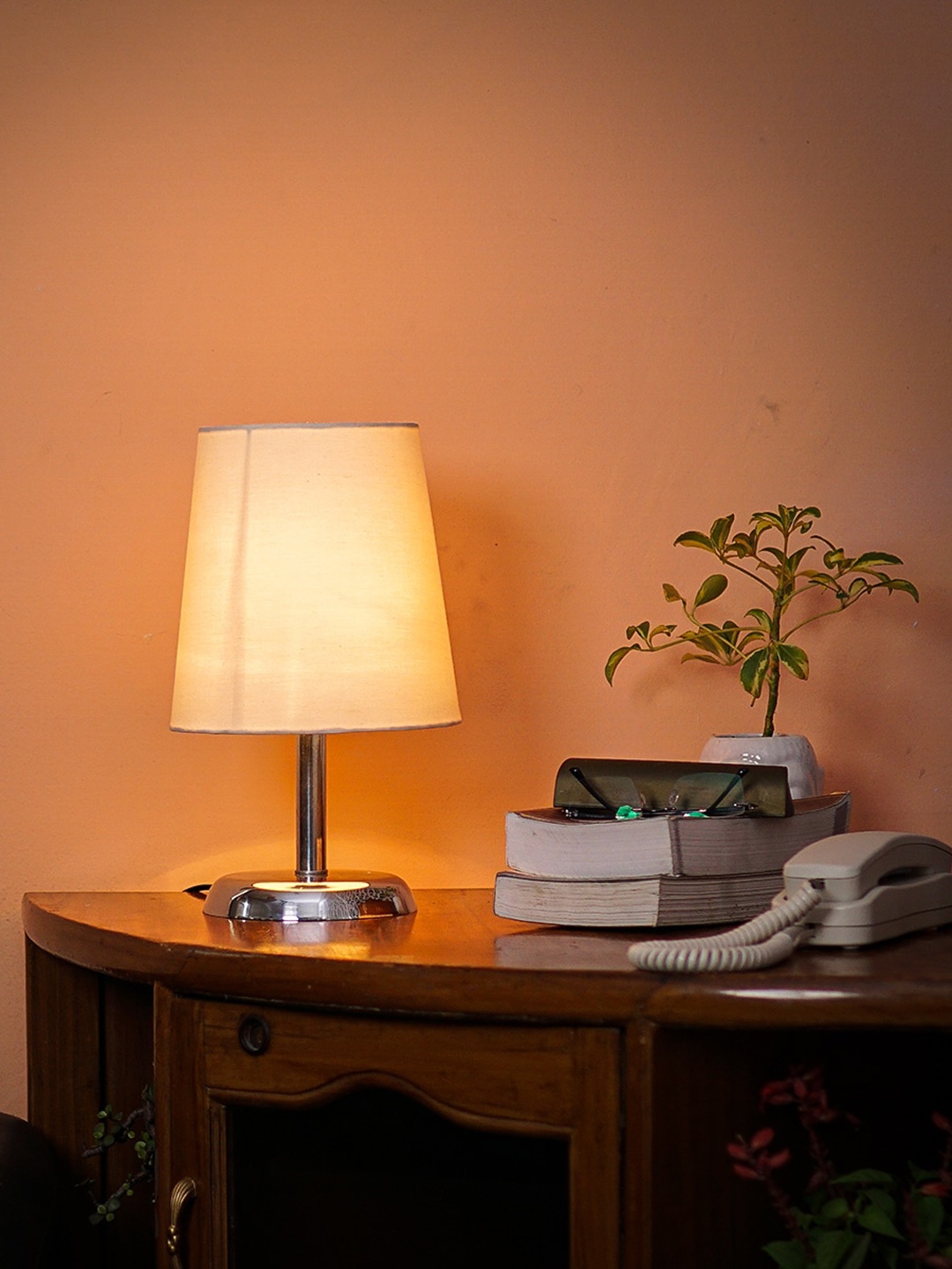 

Pinecraft INTERNATIONAL Off White Table Lamp with Shade