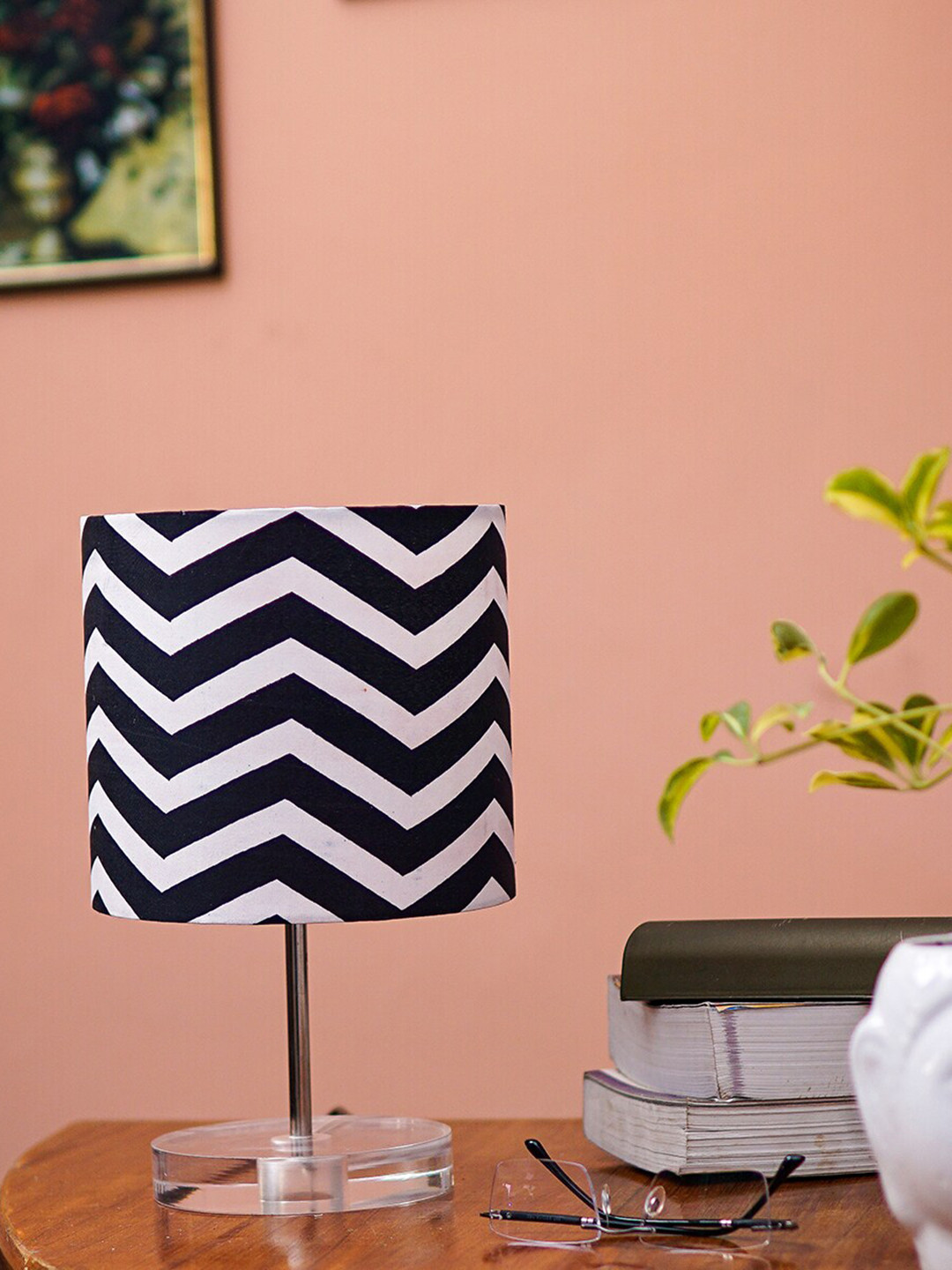 

Pinecraft INTERNATIONAL Black & White Table Lamp With Shade