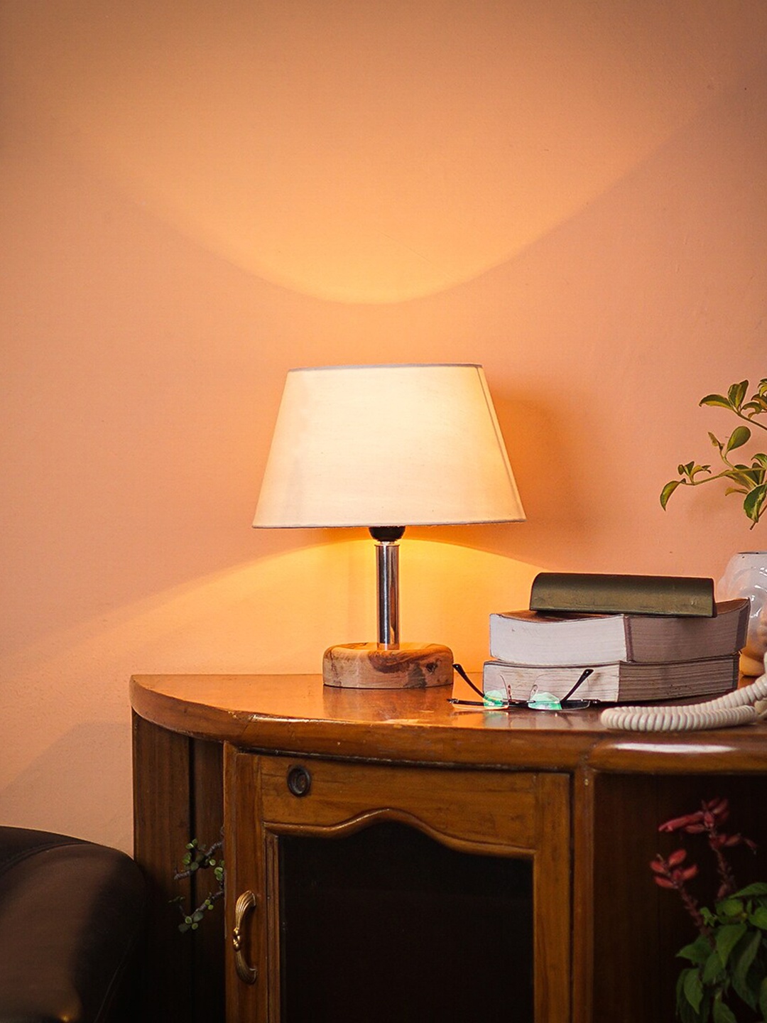 

Pinecraft INTERNATIONAL Off White Edra Table Lamp With Shade