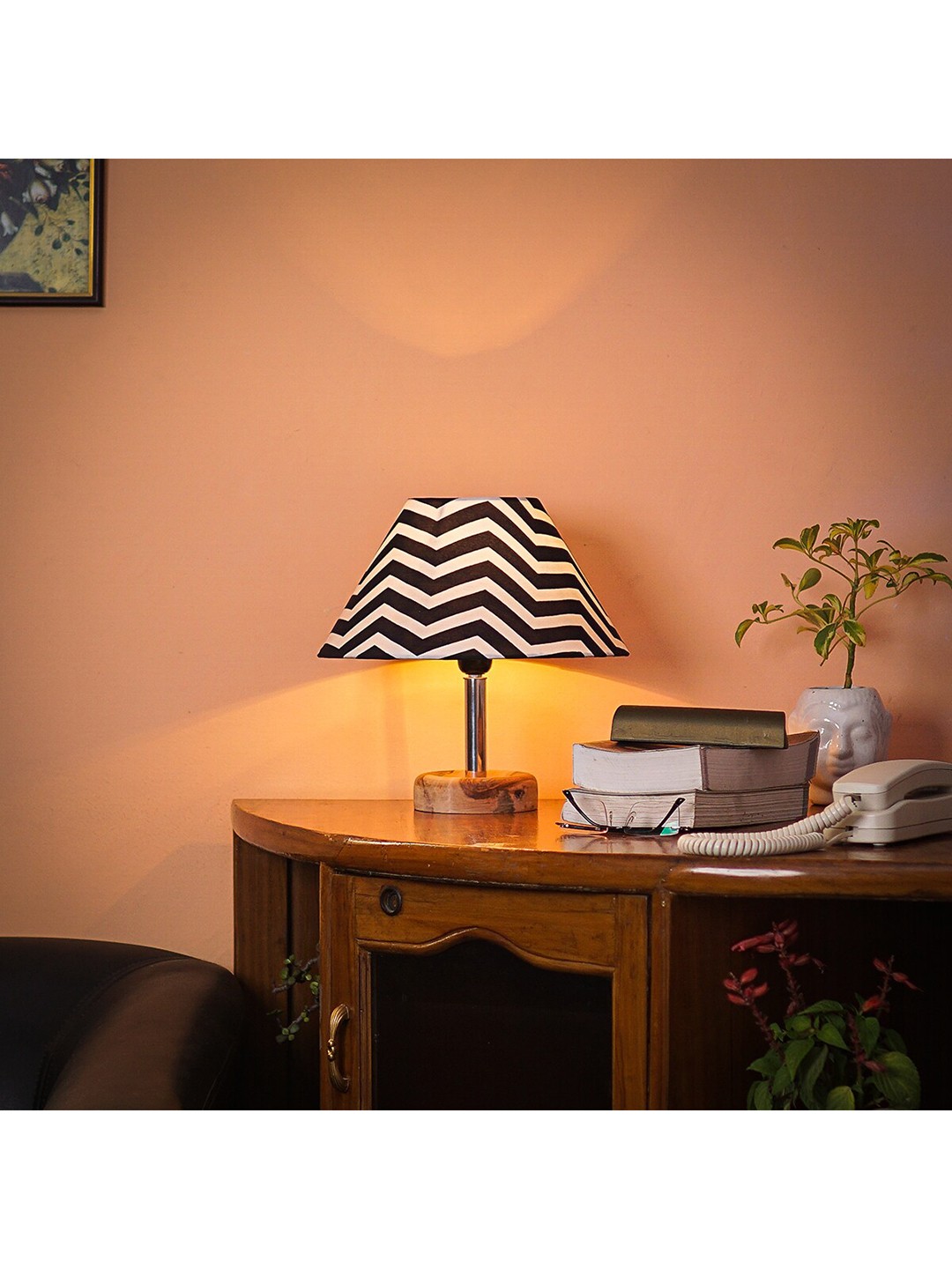 

Pinecraft INTERNATIONAL Black & White Edra Table Lamp with Shade