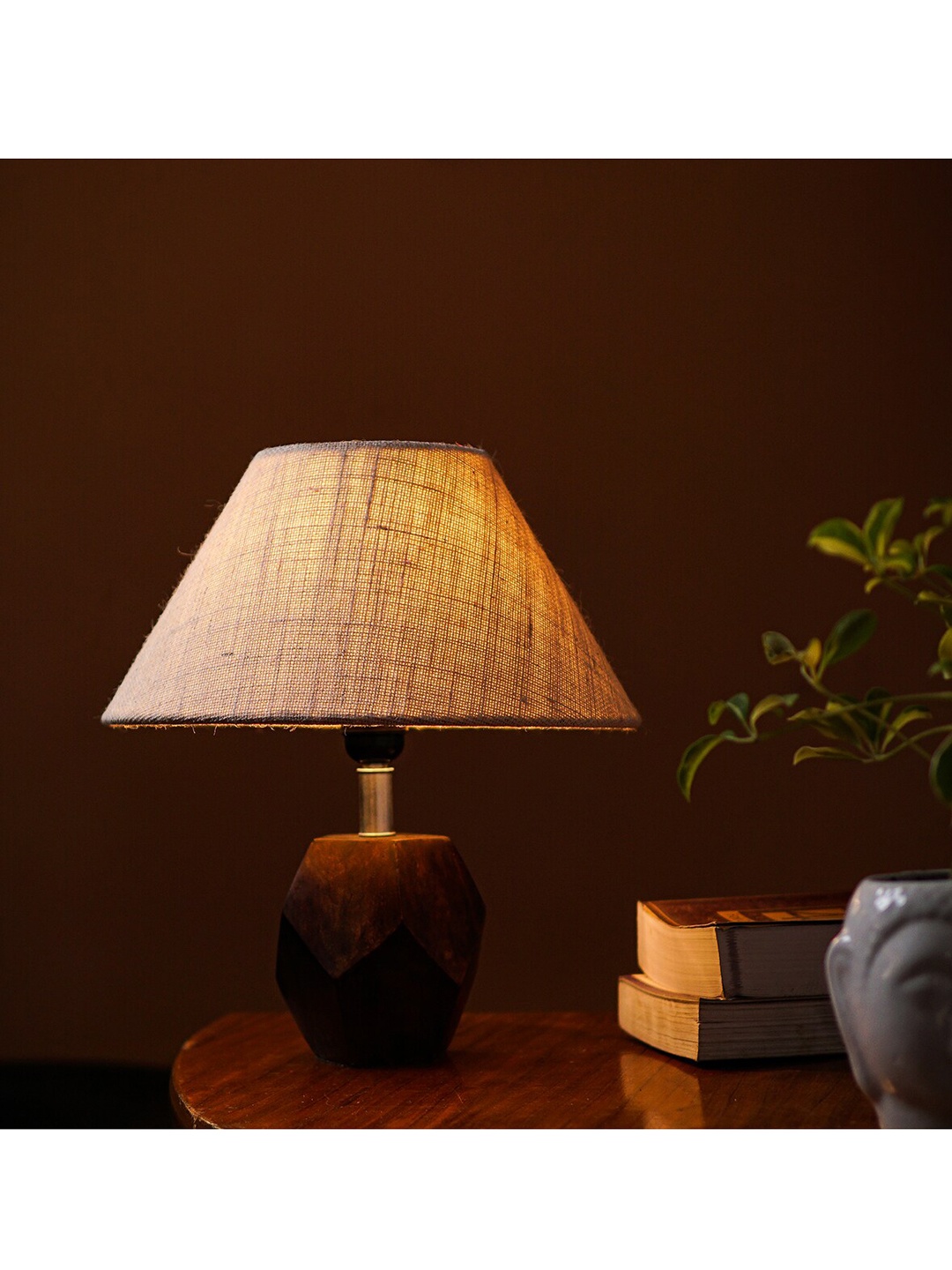 

Pinecraft INTERNATIONAL Brown & Beige Sefinn Table Lamp with Shade