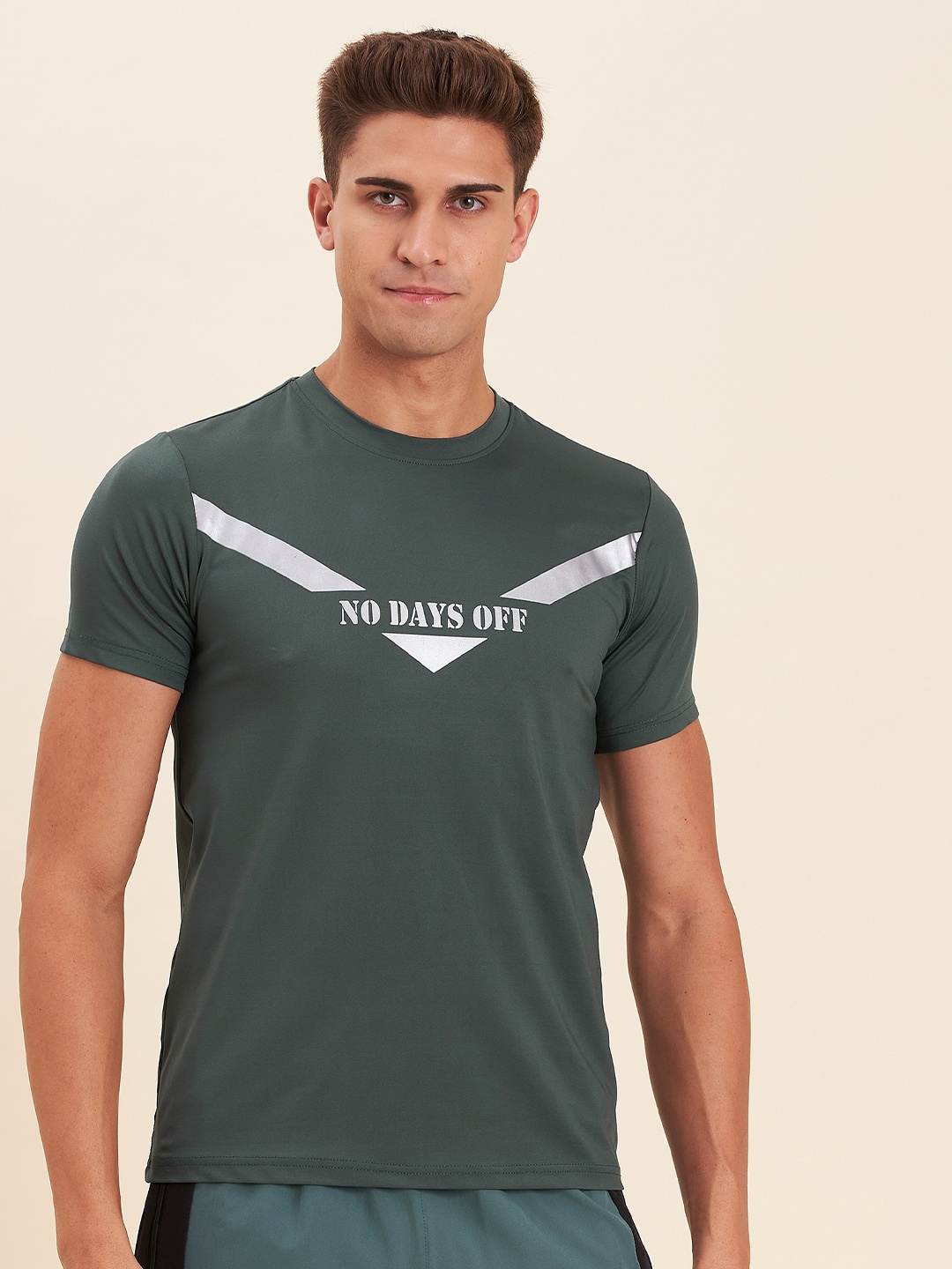 

MASCLN SASSAFRAS Men Olive Green Typography Printed Training or Gym T-shirt