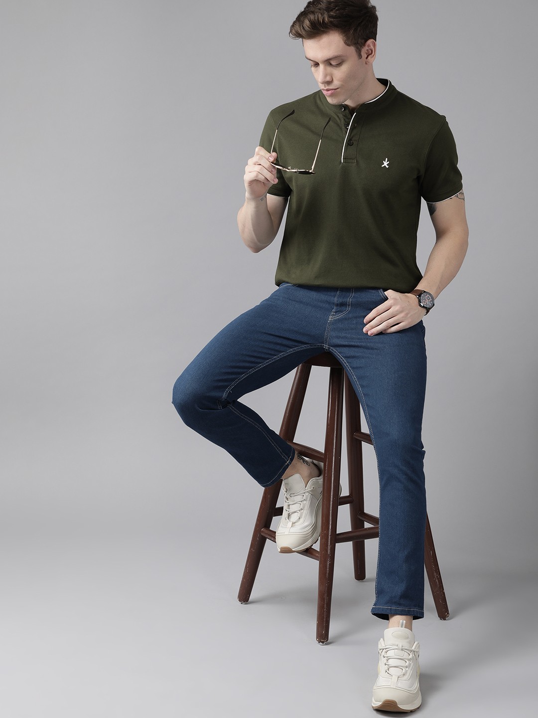 

Roadster Men Olive Green Mandarin Collar Pure Cotton T-shirt