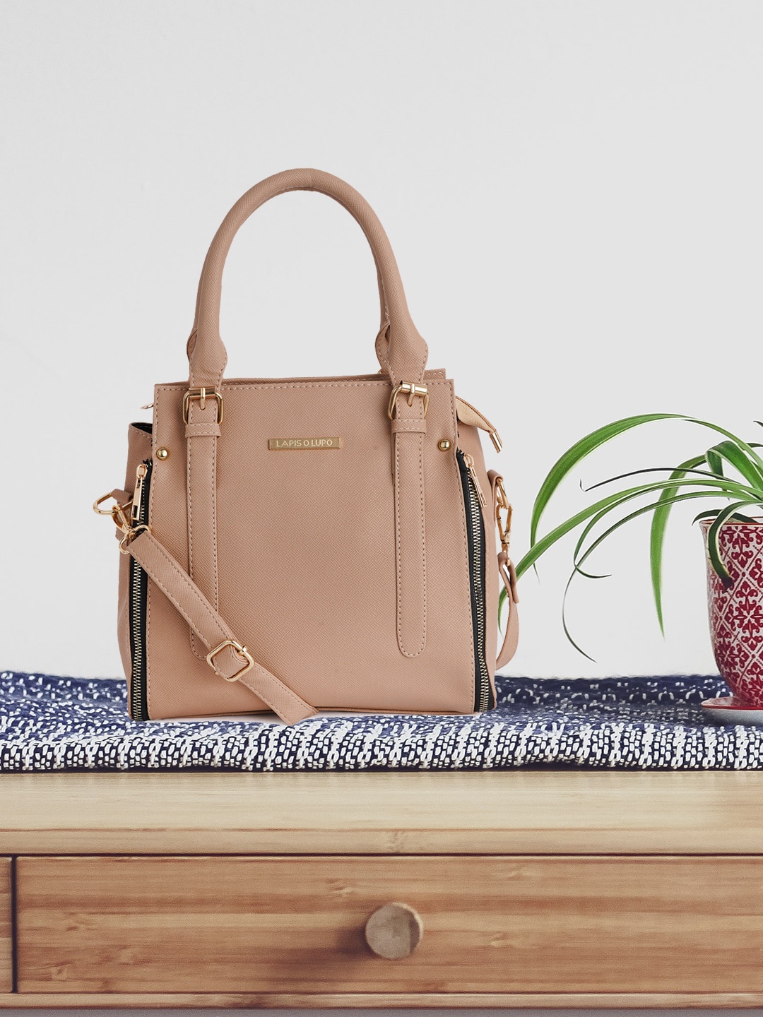 

Lapis O Lupo Beige Swagger Handheld Bag