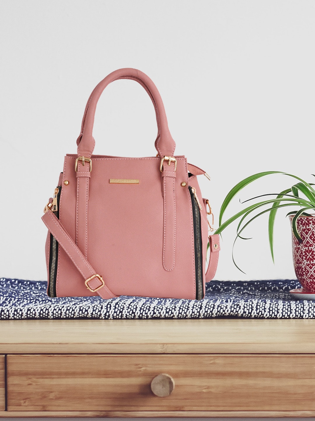 

Lapis O Lupo Pink Oversized Swagger Handheld Bag