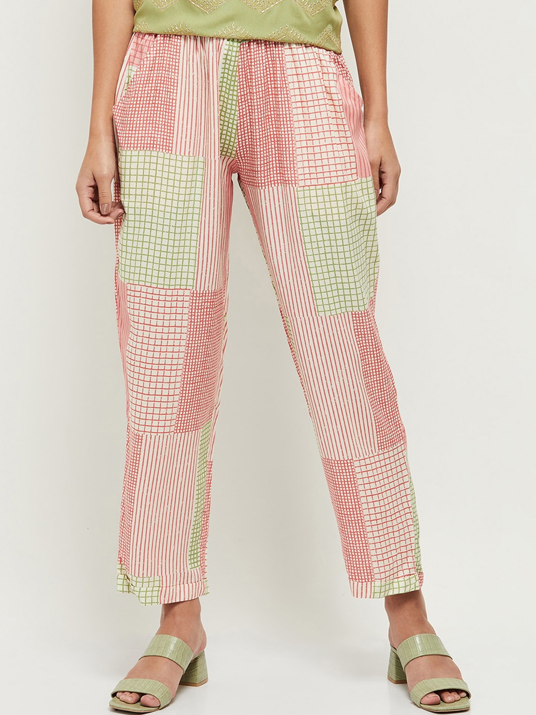 

max Women Nude-Coloured Printed Trousers