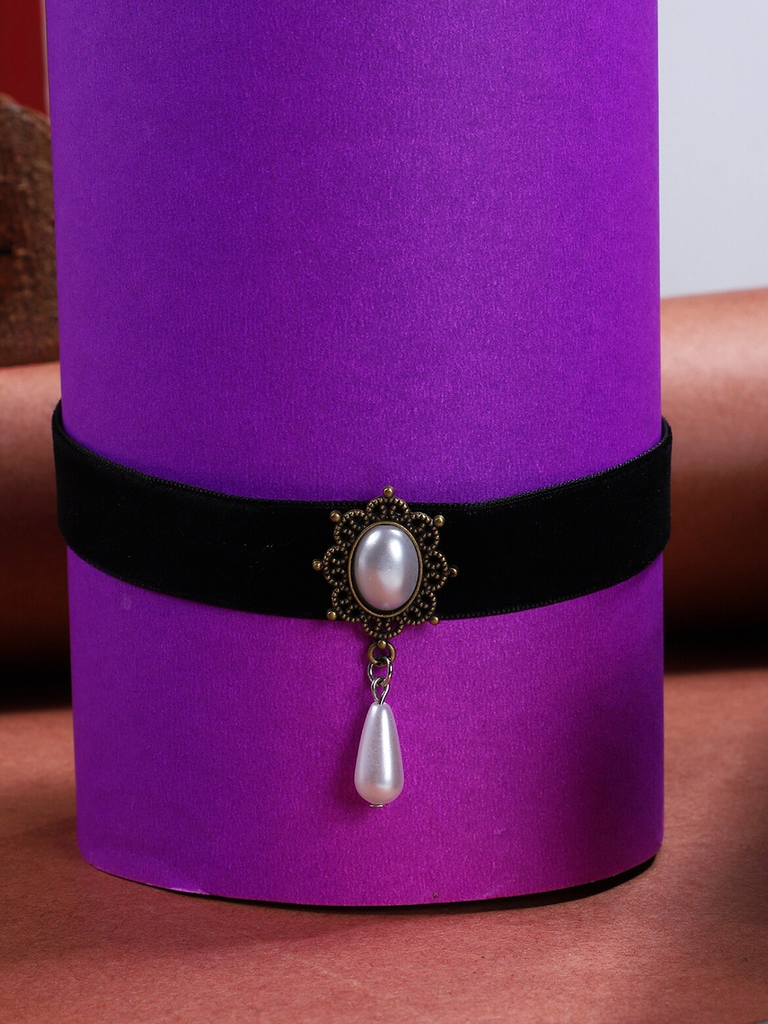 

AQUASTREET Silver-Toned & Black Silver-Plated Choker Necklace