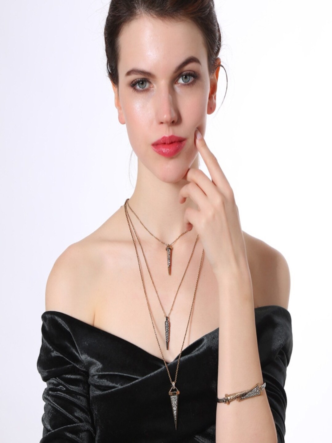 

AQUASTREET Black Gold-Plated Layered Antique Necklace