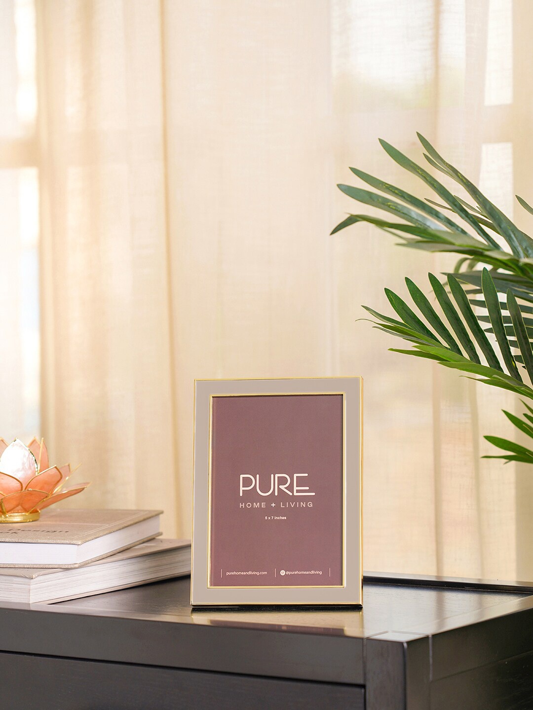 

Pure Home and Living Brown Solid Photo Frame