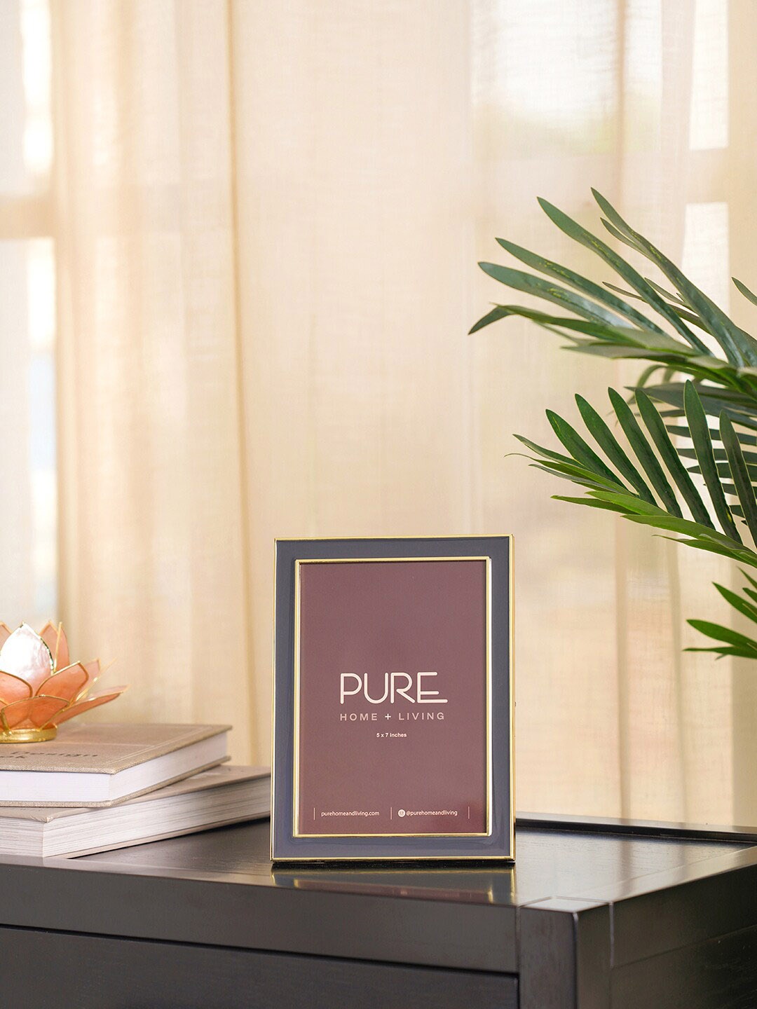 

Pure Home and Living Gold-Toned Solid Photo Frame