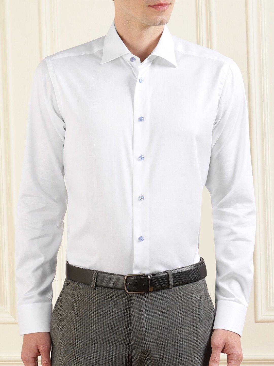 

Eton Men White Solid Slim Fit Casual Shirt