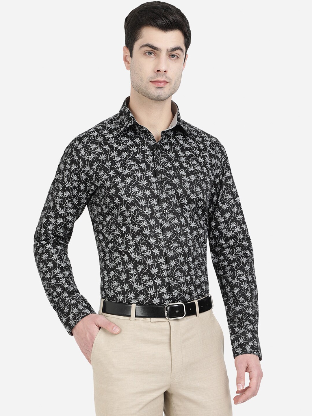 

JB STUDIO Men Black Slim Fit Floral Printed Formal Shirt