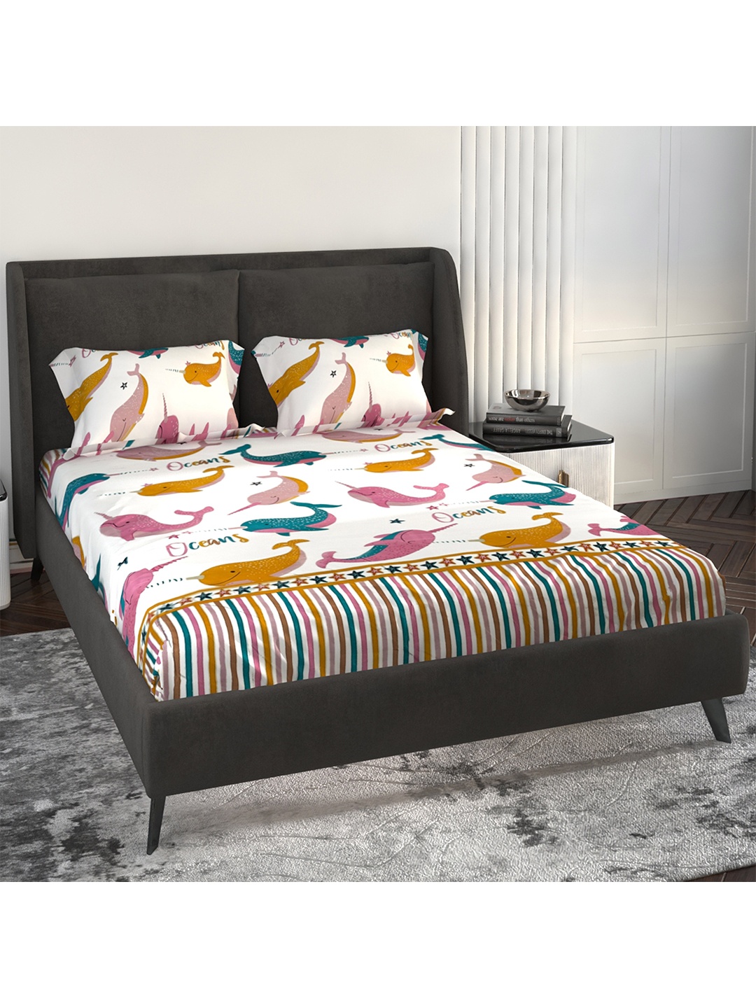 

LABHAM White & Pink 180 TC King Bedsheet with 2 Pillow Covers