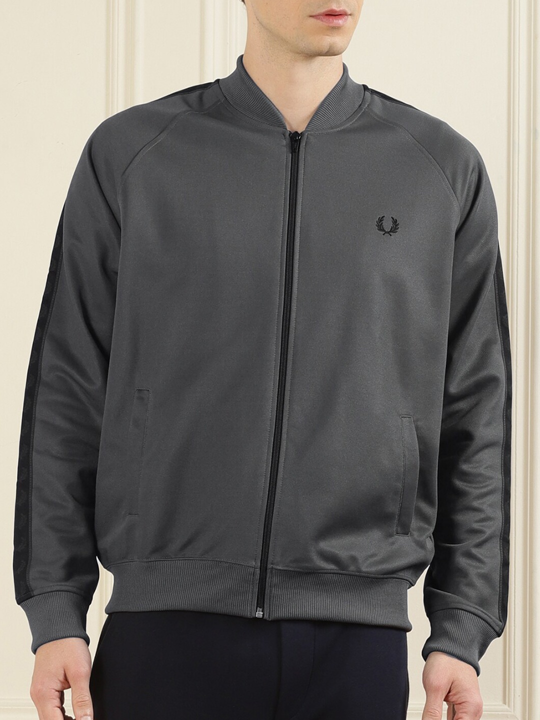 

Fred Perry Men Grey Lightweight Longline Sporty Jacket