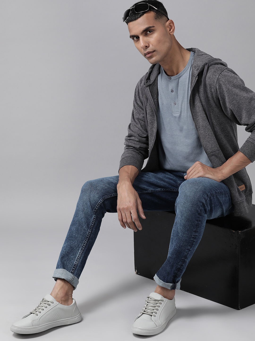 

The Roadster Lifestyle Co. Hooded Front-Open Knitted Sweatshirt, Grey melange