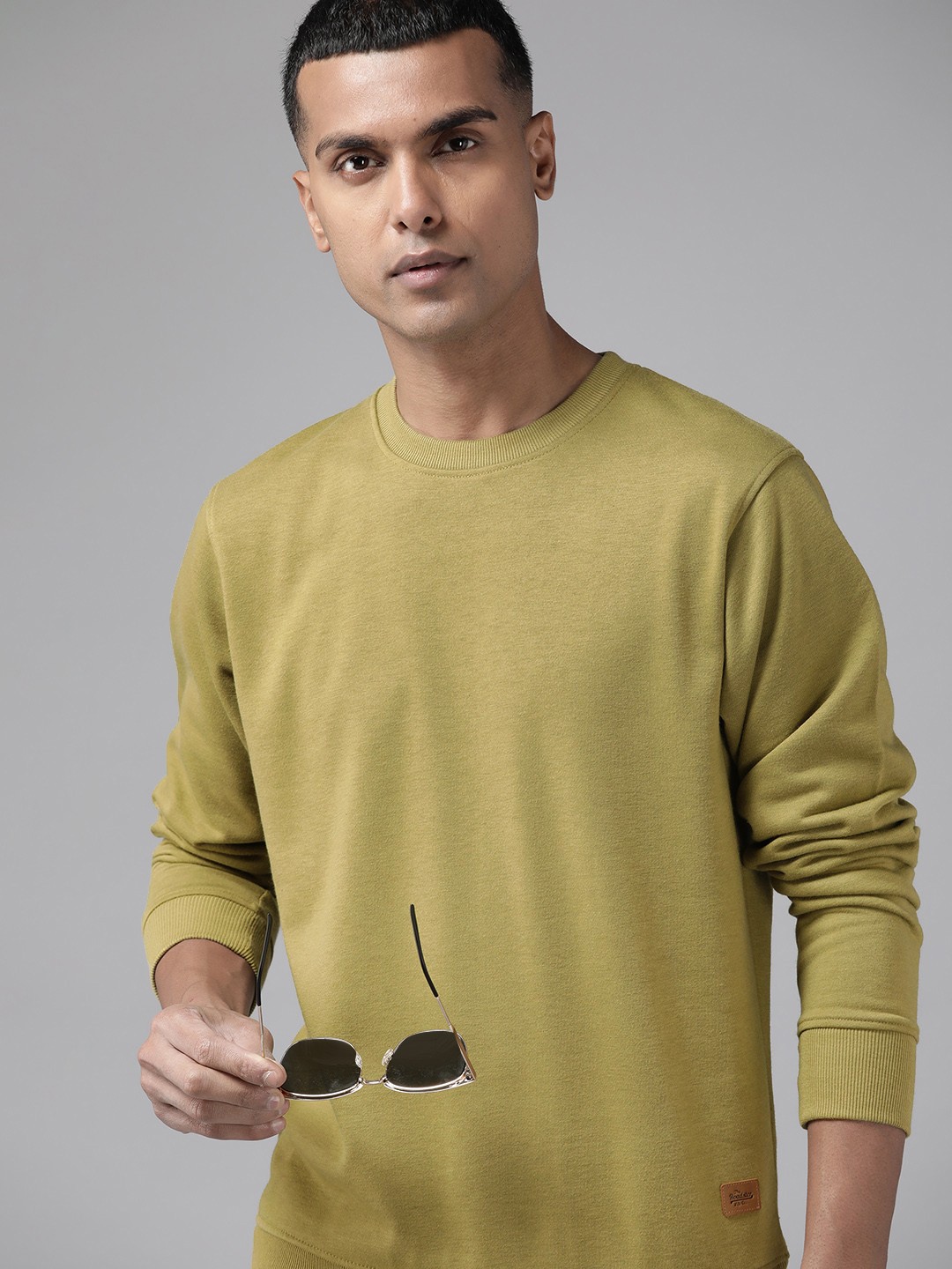 

The Roadster Lifestyle Co. Men Solid Knitted Sweatshirt, Green