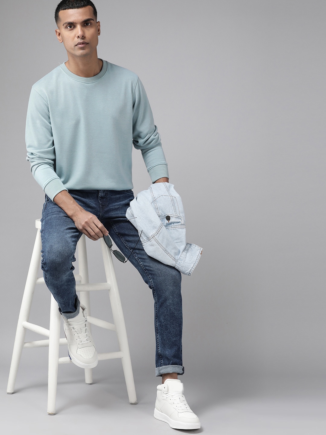 

The Roadster Lifestyle Co. Men Solid Knitted Sweatshirt, Sea green