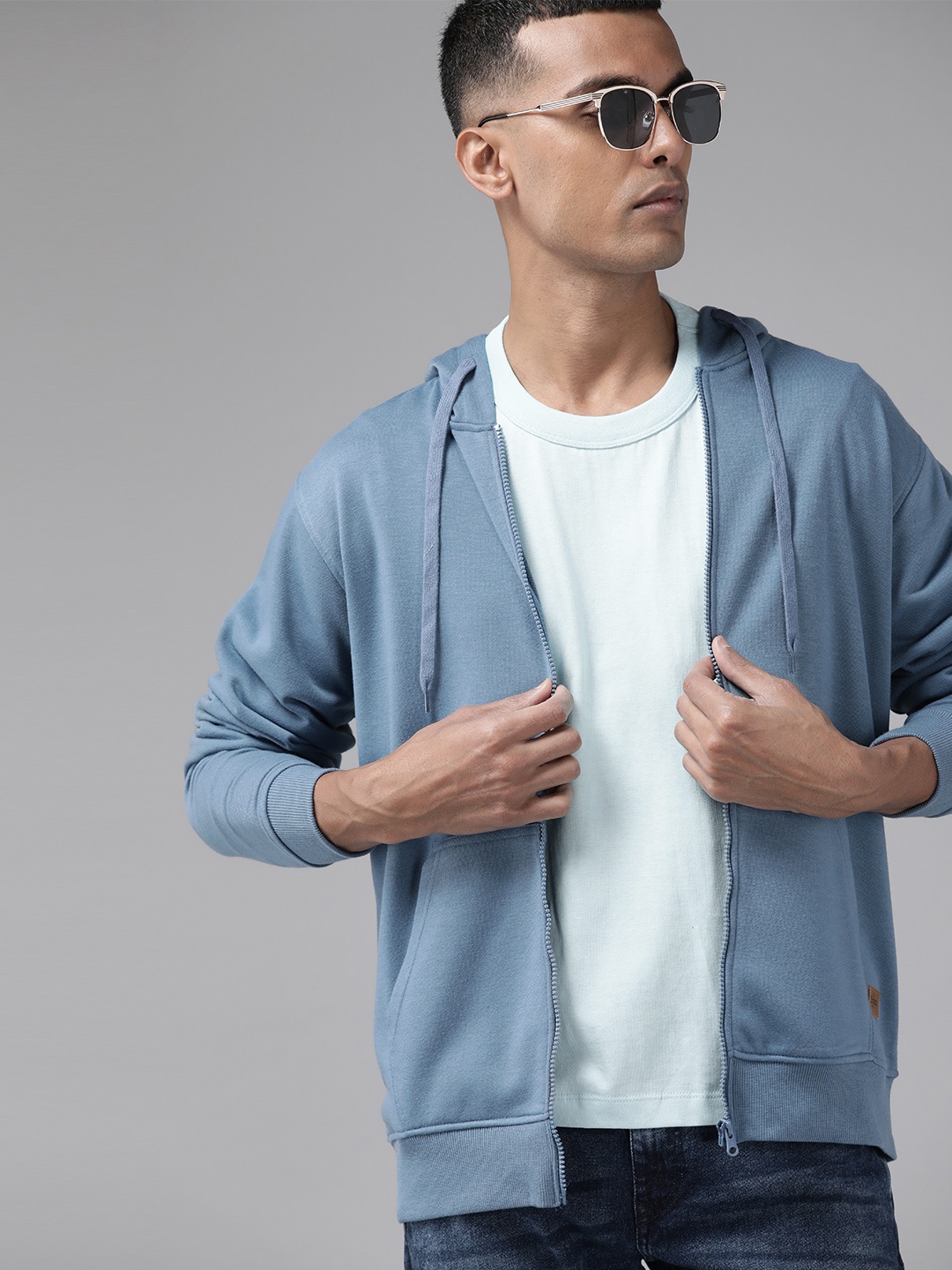 

The Roadster Lifestyle Co. Men Hooded Front-Open Sweatshirt, Blue