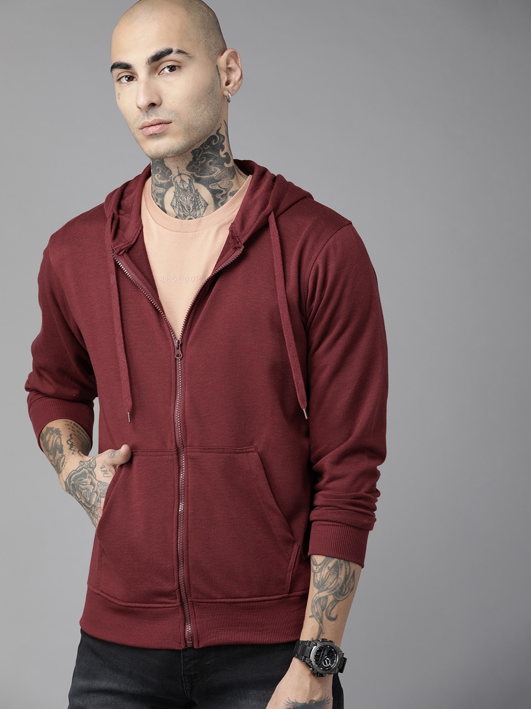 

The Roadster Lifestyle Co. Men Solid Hooded Sweatshirt, Maroon