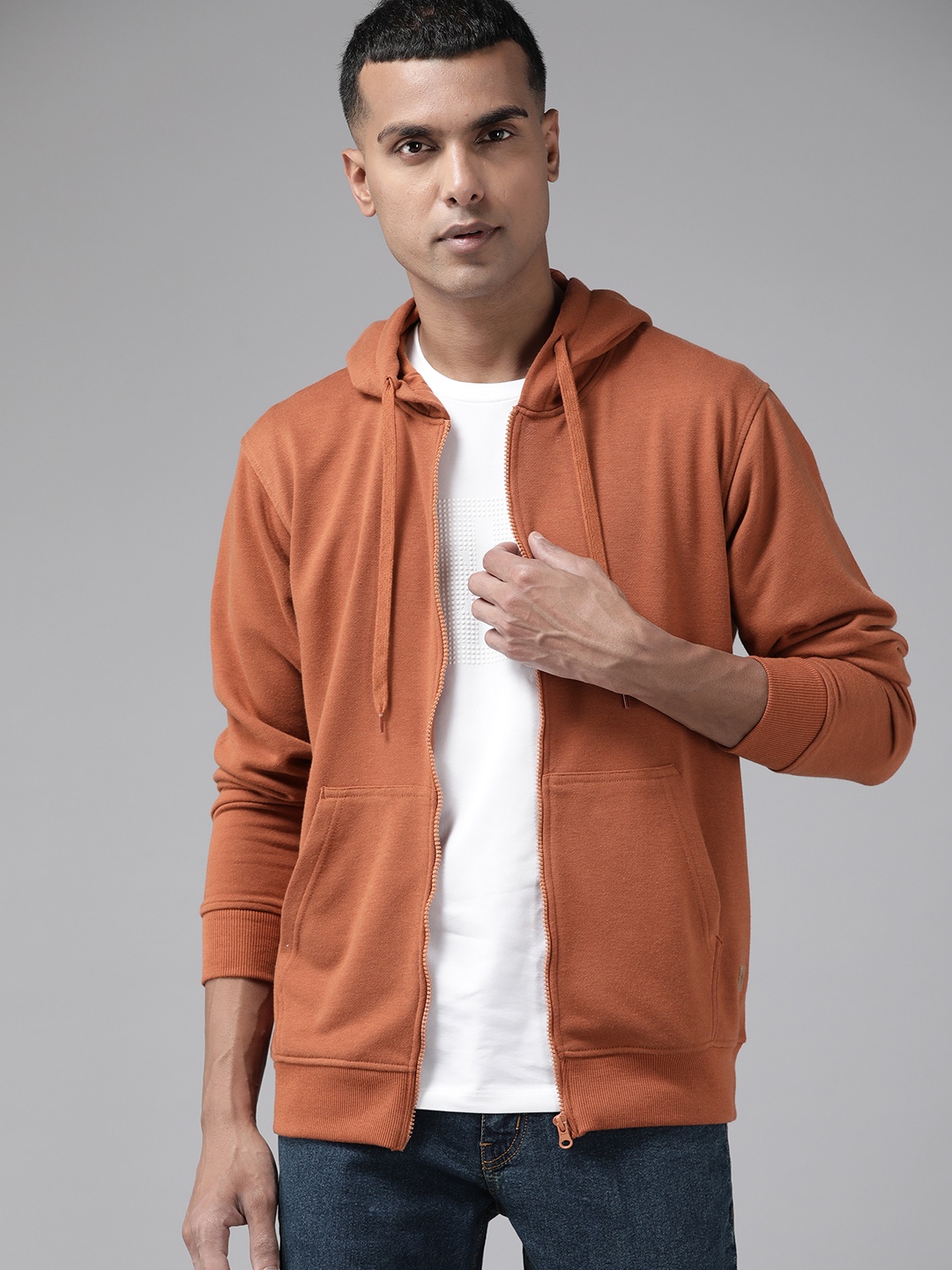 

The Roadster Lifestyle Co. Men Hooded Sweatshirt, Rust