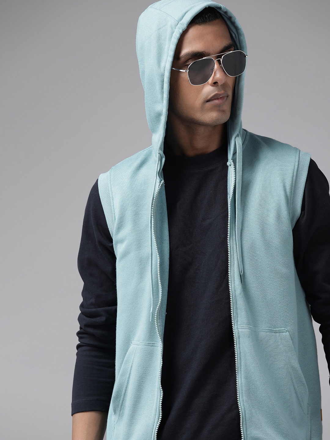 

Roadster Men Hooded Sweatshirt, Blue