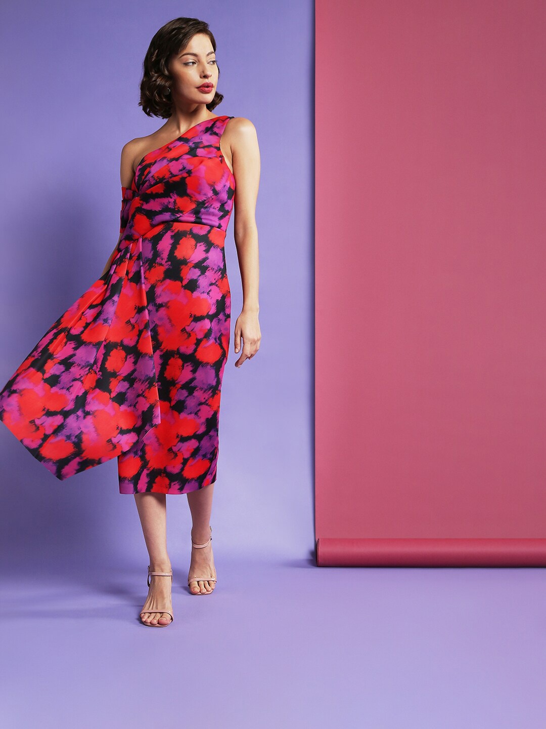 

Vero Moda Marquee Collection Pink Floral Midi Dress