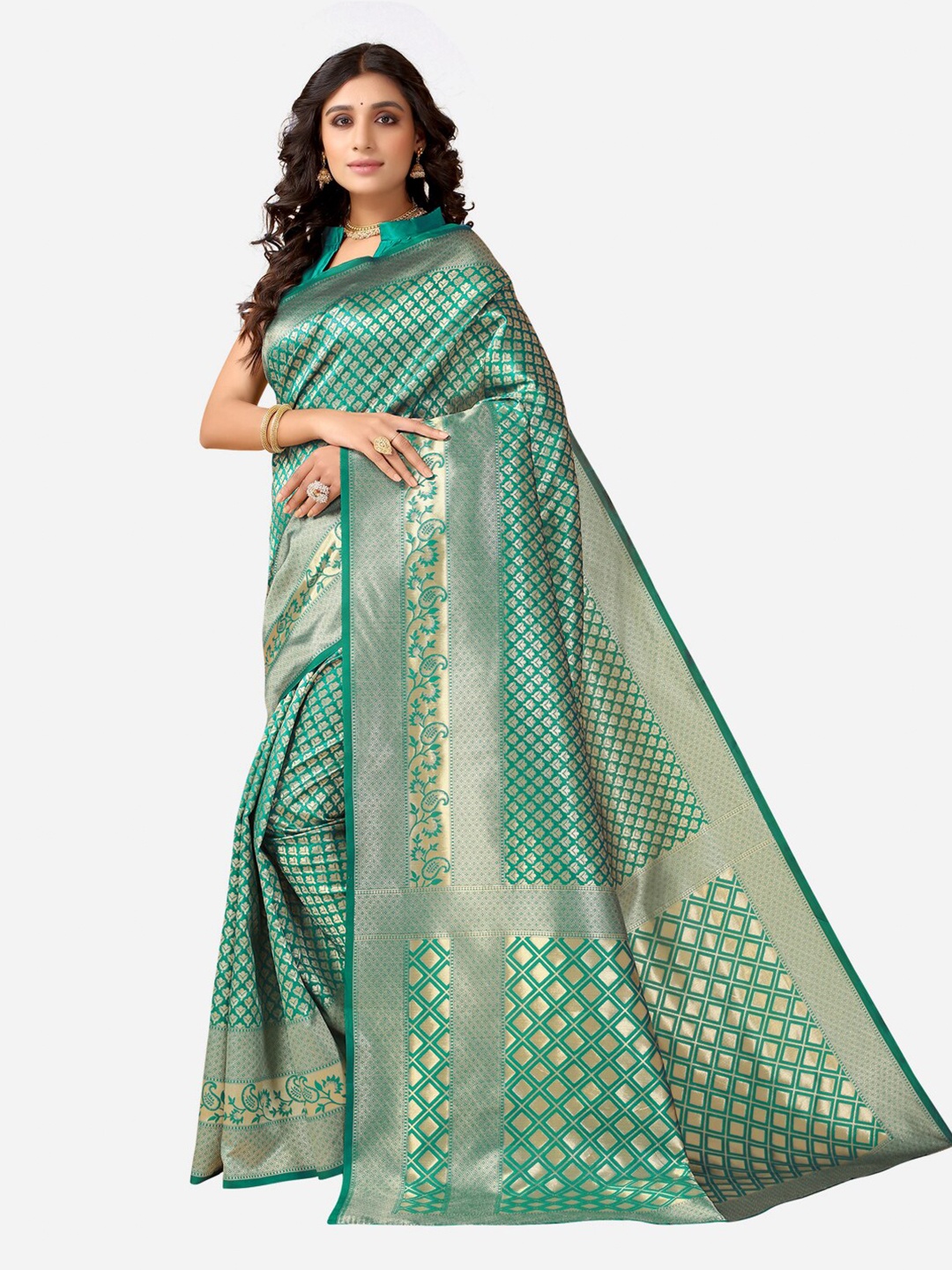 

Satrani Green & Gold-Toned Woven Design Kanjeevaram Saree