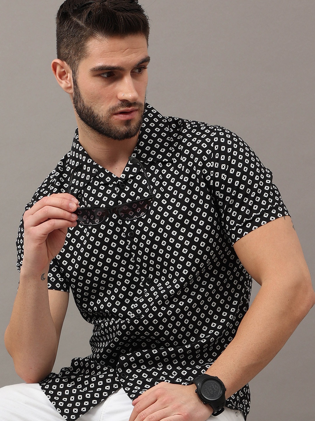 

HERE&NOW Men Black Slim Fit Printed Casual Shirt