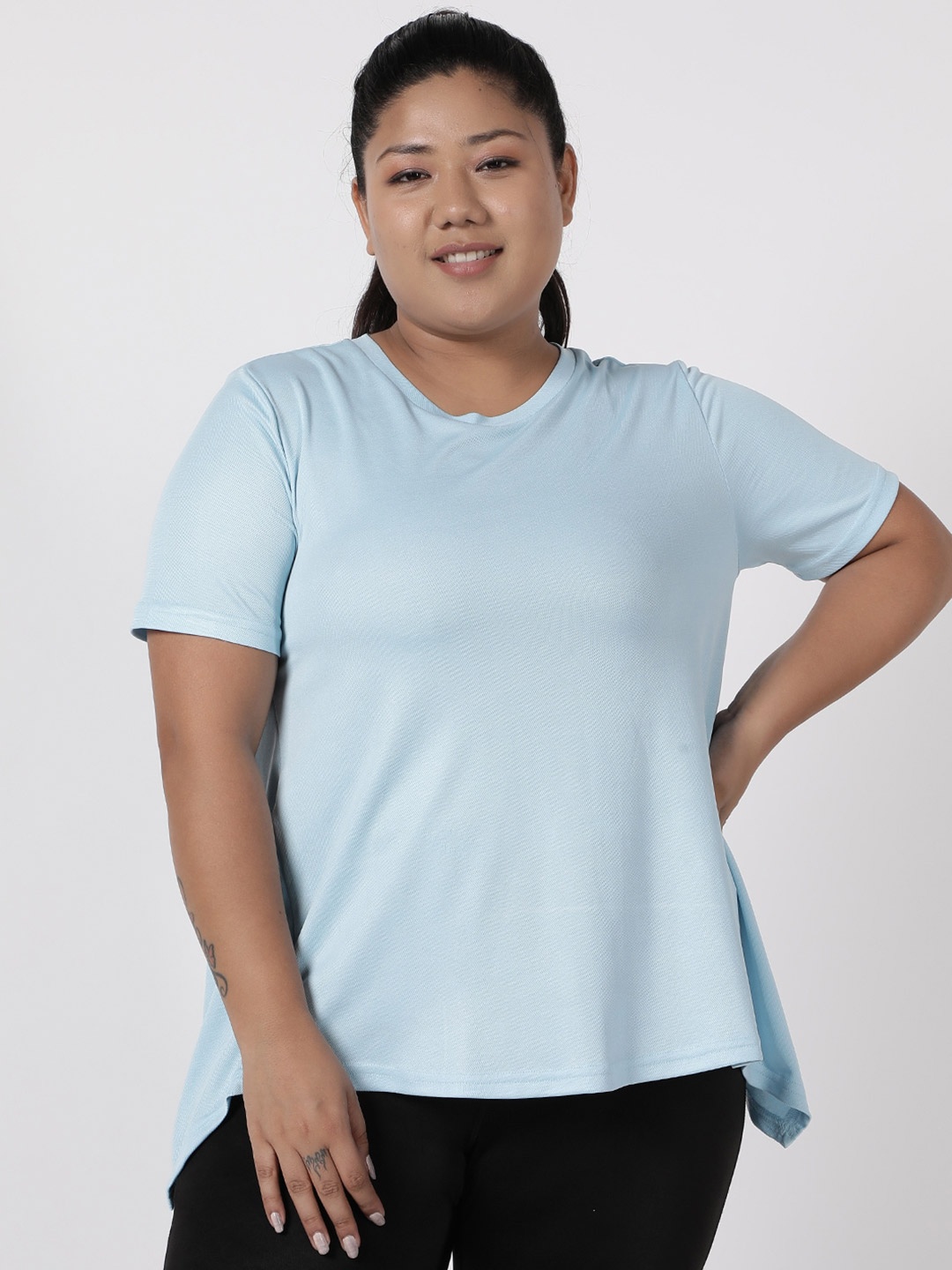 

STUDIOACTIV Women + Size Blue Solid Round Neck T-shirt
