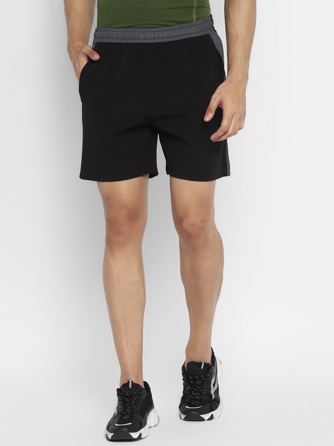 Yuuki Men Black Solid Rapid-Dry Training or Gym Shorts