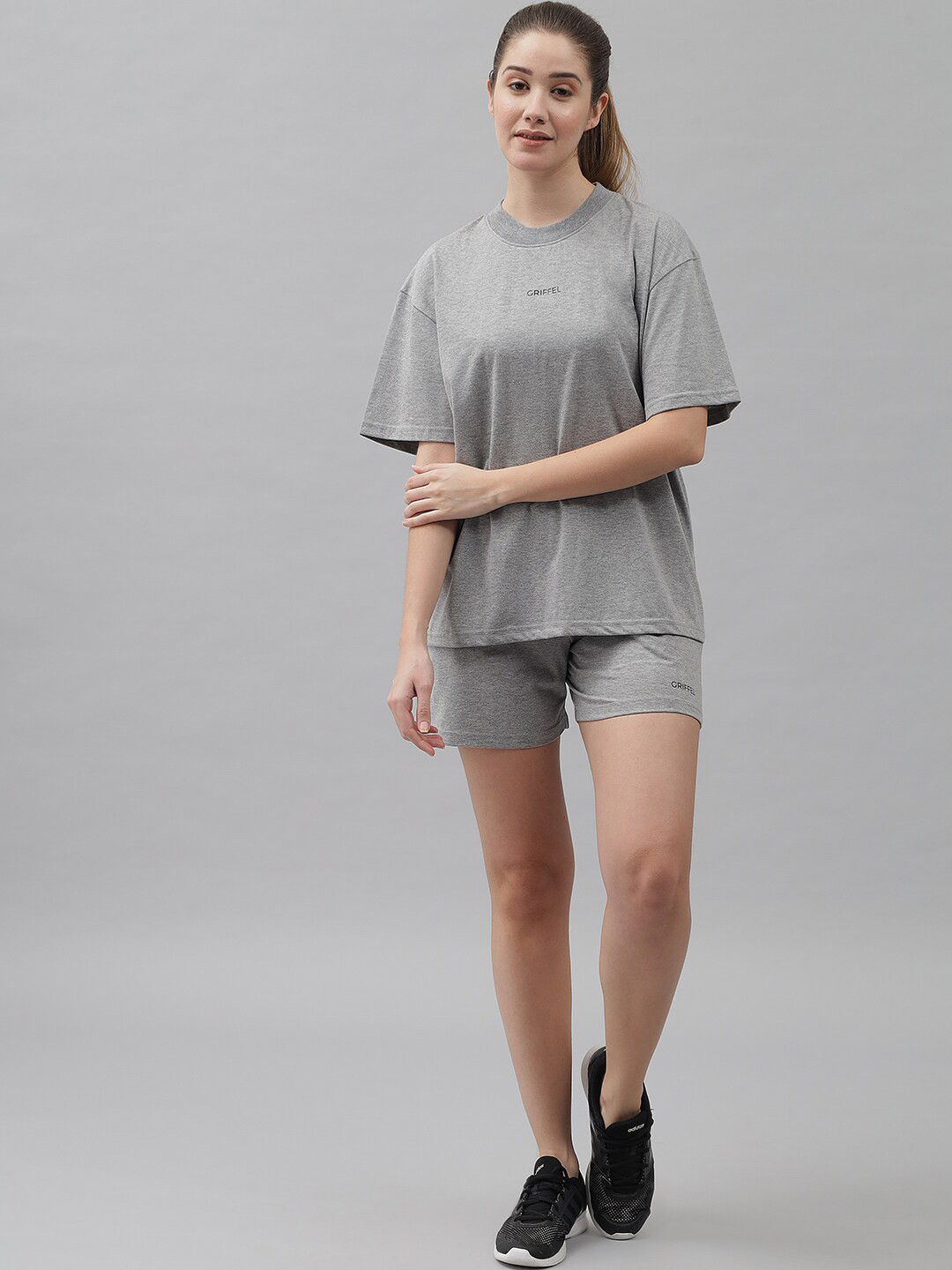 

GRIFFEL Women Grey Solid Sports Shorts