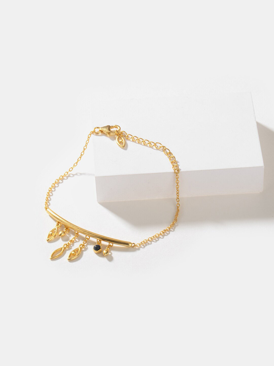 

SHAYA Women Gold-Toned & Navy Blue Silver Lapis Lazuli Gold-Plated Link Bracelet