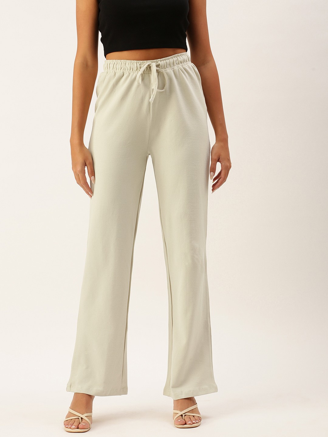 

FOREVER 21 Women Grey Solid Mid-Rise Regular Trousers