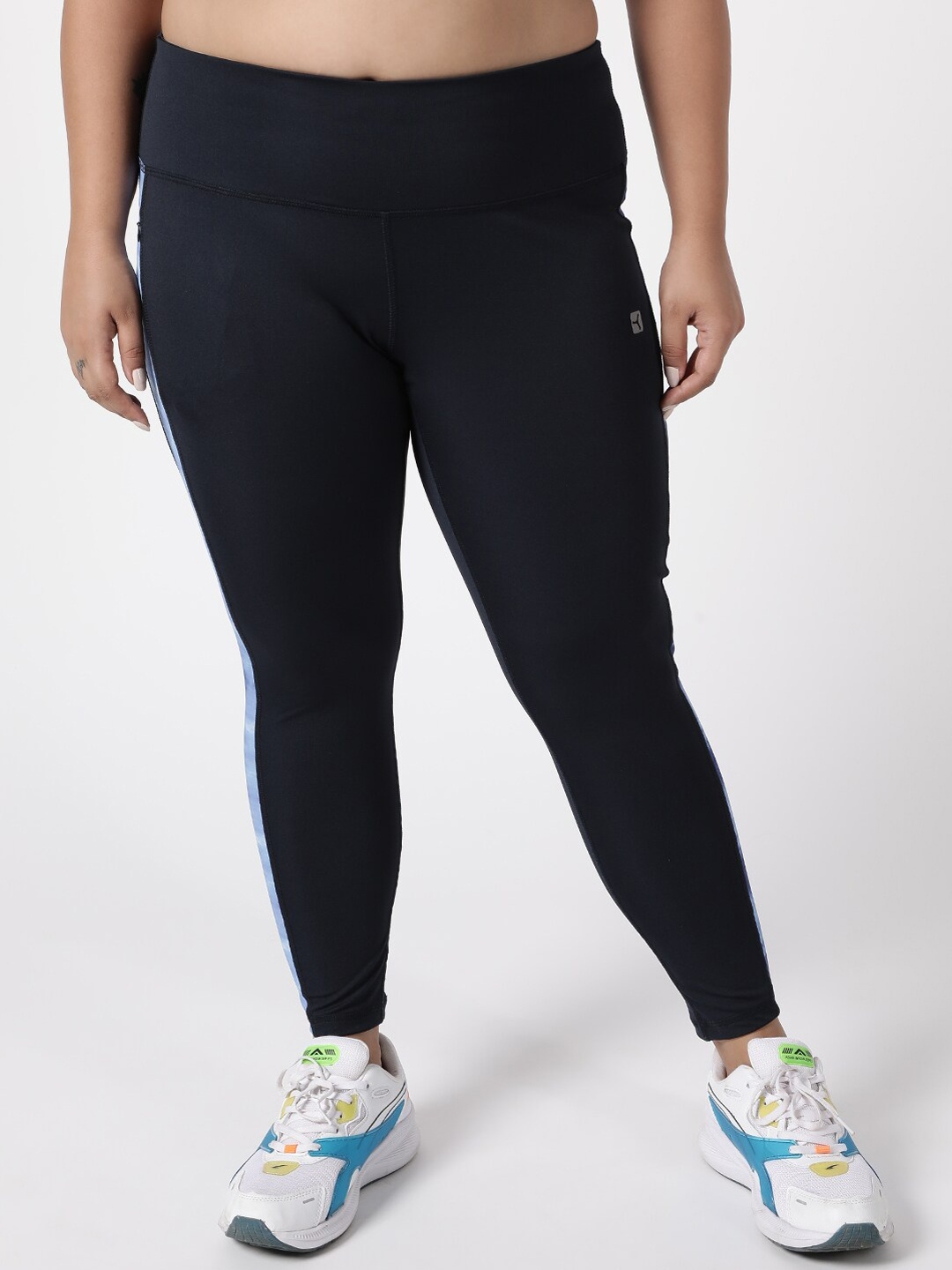 

STUDIOACTIV Women Navy Blue Printed Tights