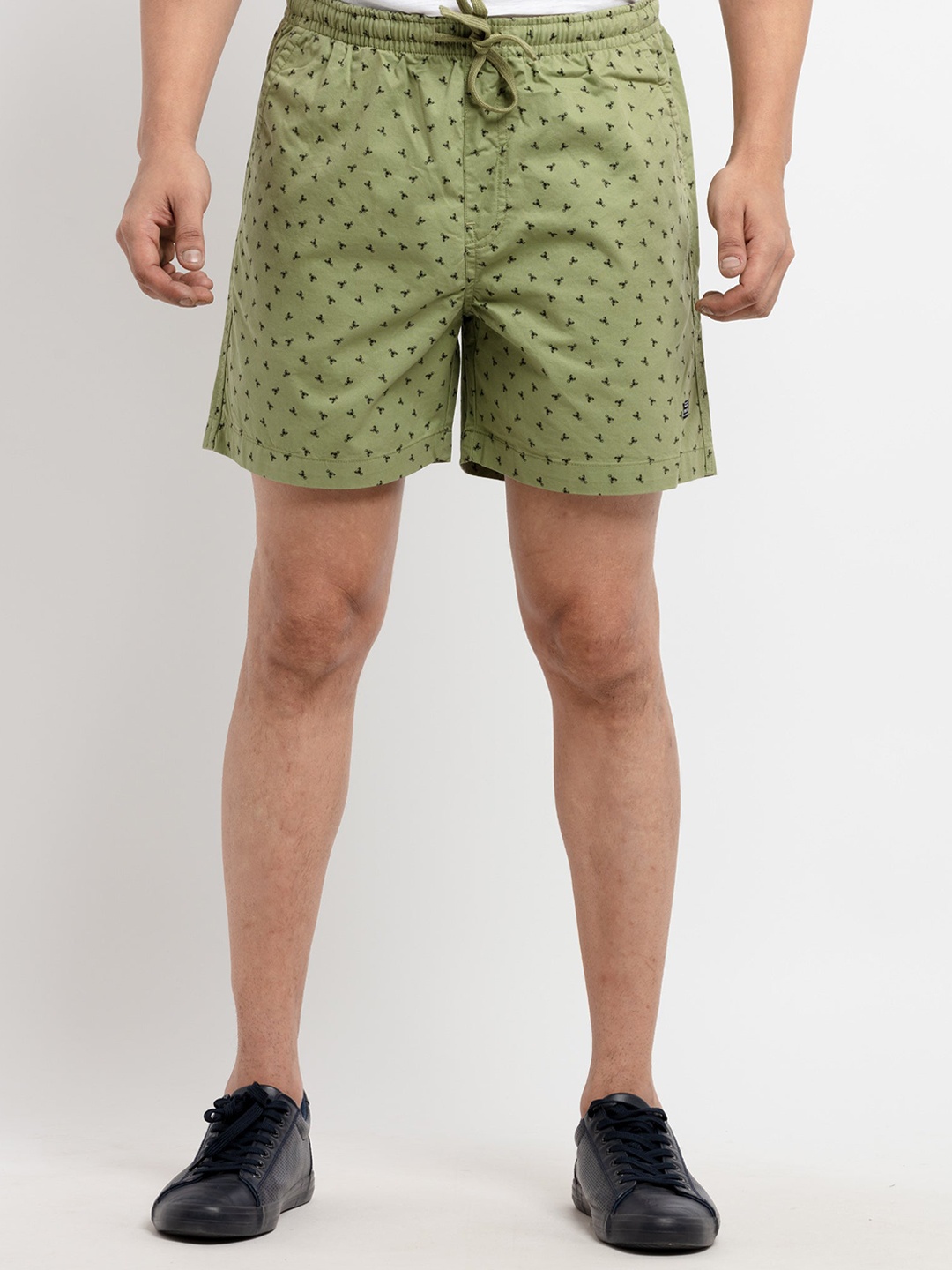

Status Quo Men Green Printed Shorts
