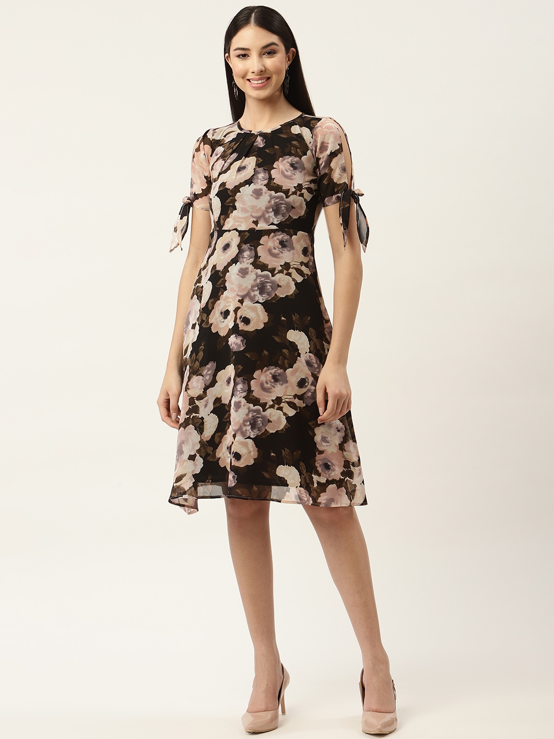 

Slenor Black & Peach-Coloured Floral Georgette Dress