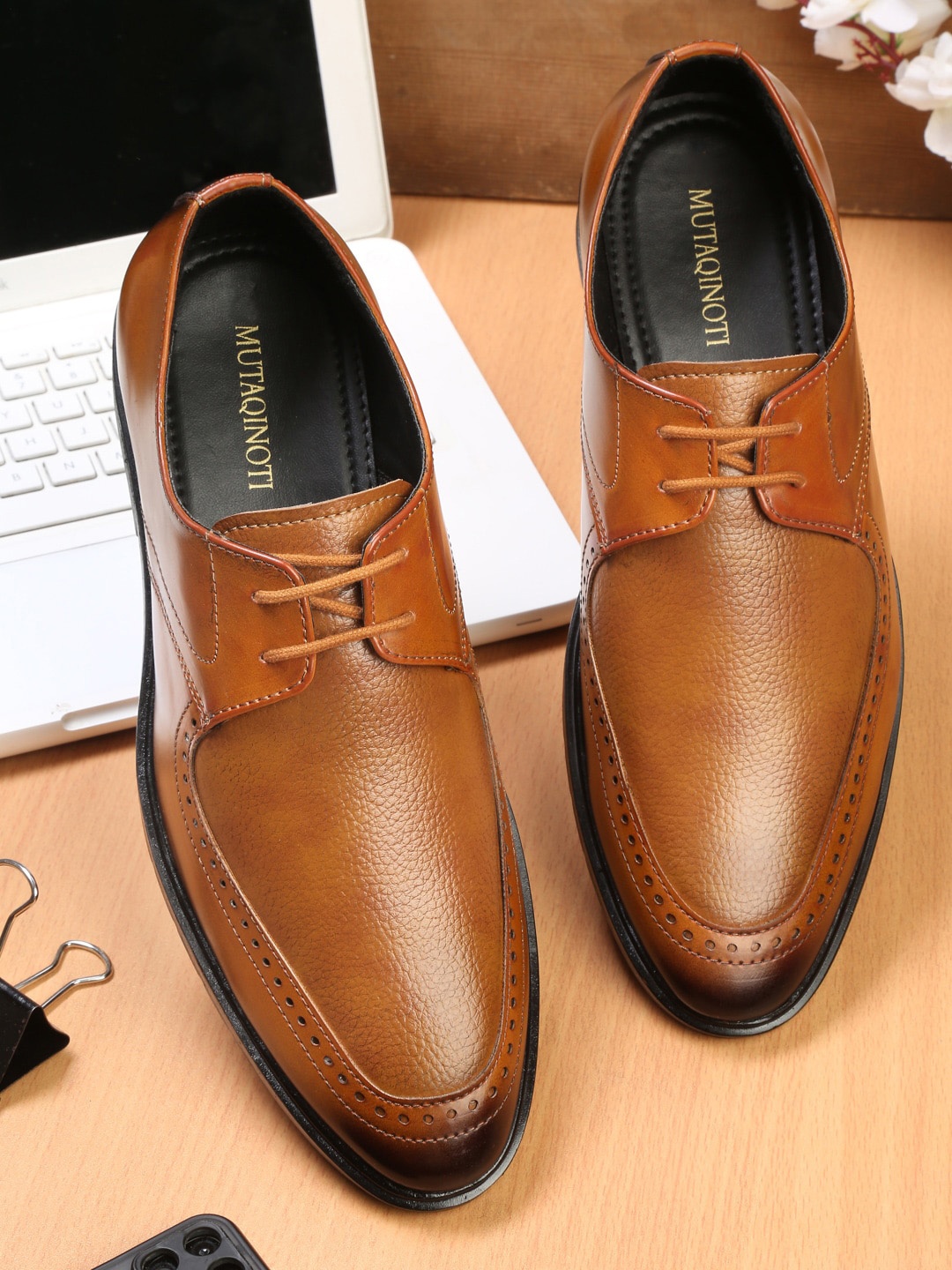 

MUTAQINOTI Men Tan-Brown Solid Formal Derbys