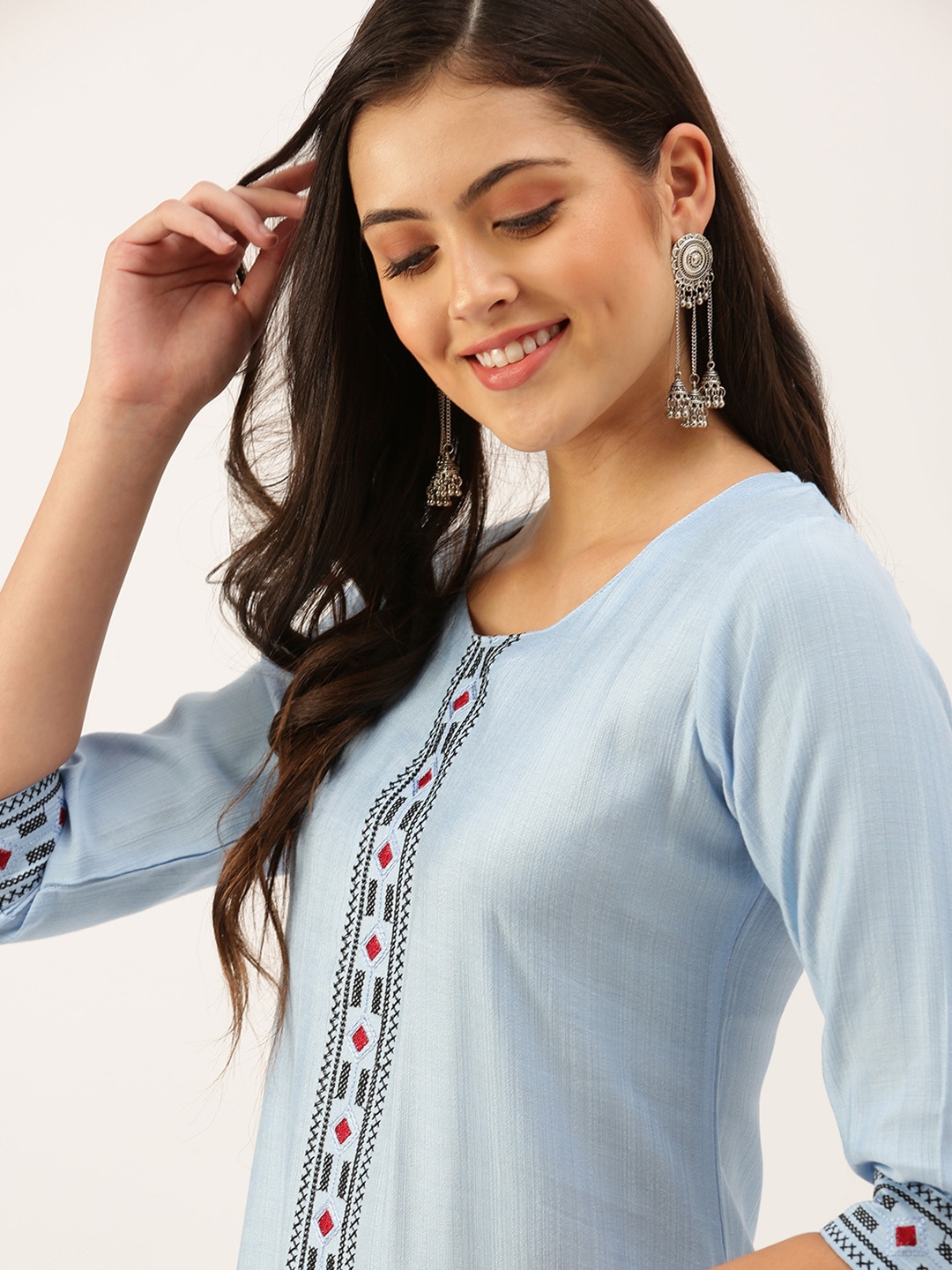 

SHOWOFF Women Blue Thread Work Kurta