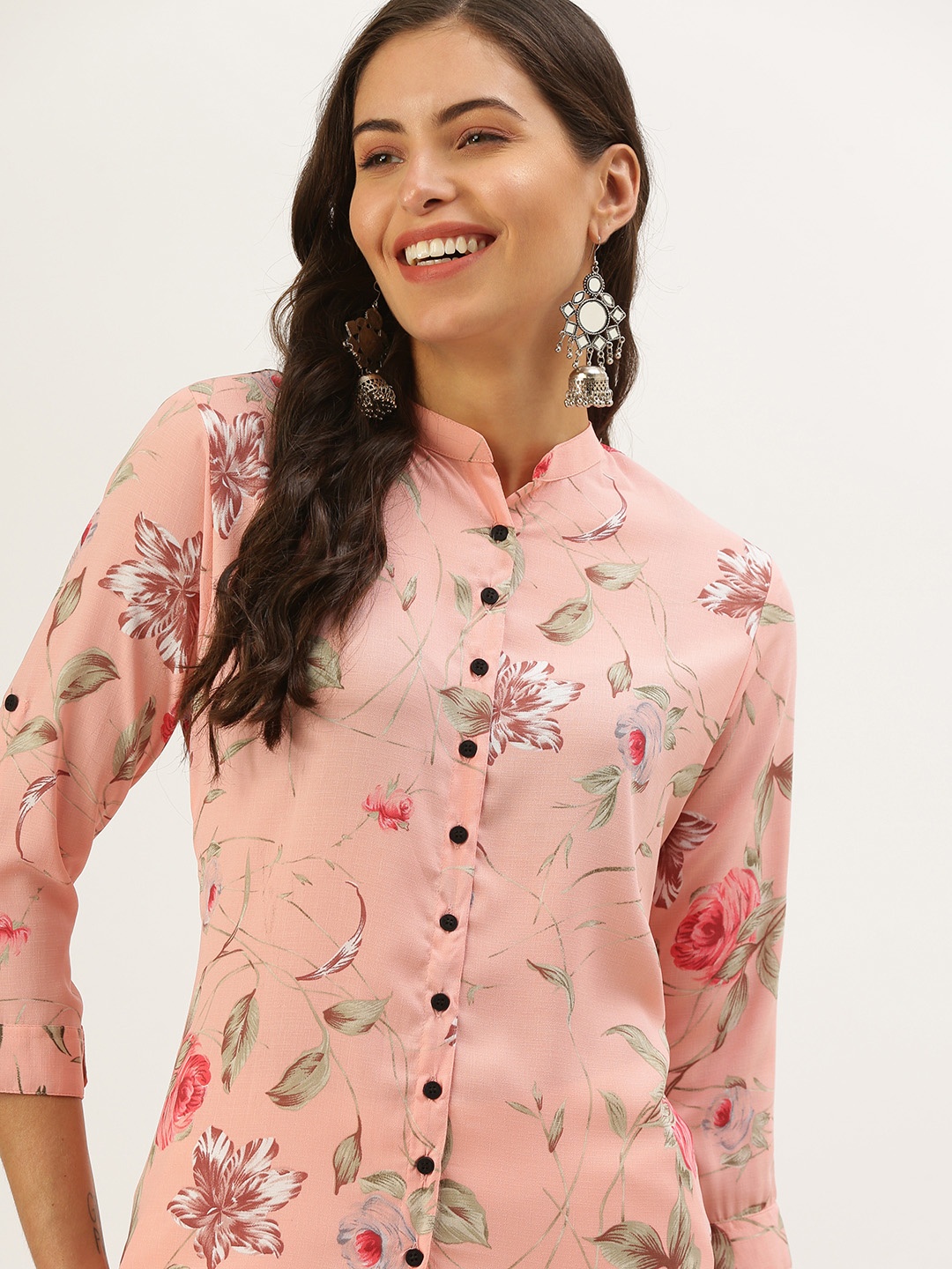 SHOWOFF Women Peach-Coloured Floral Printed Thread Work Floral Georgette Kurta