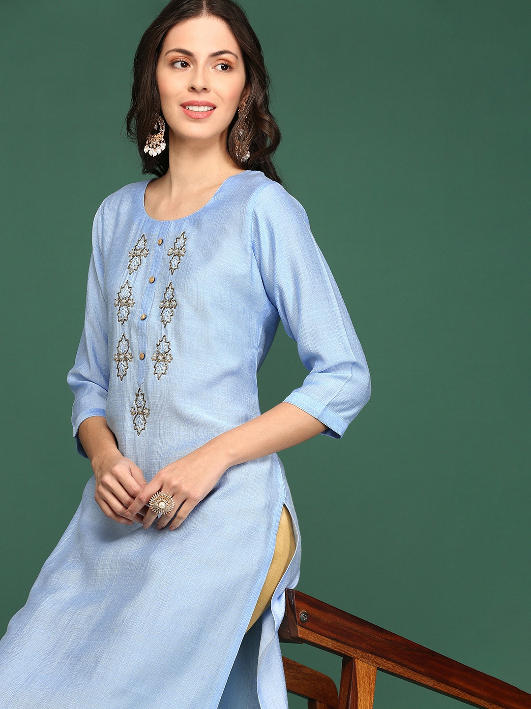 

SHOWOFF Women Blue Embroidered Thread Work Kurta