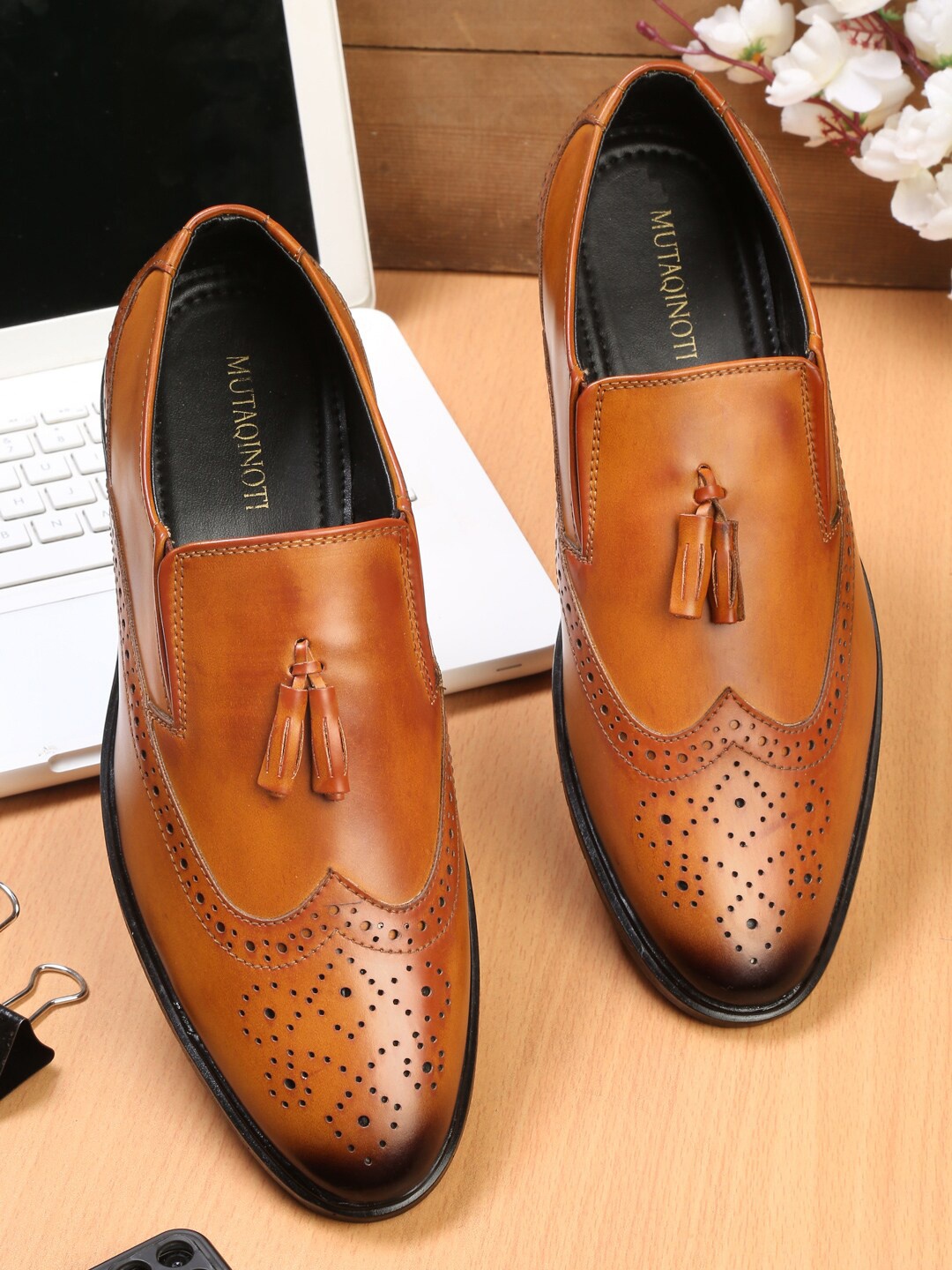 

MUTAQINOTI Men Russet Tan Solid Patent Leather Formal Brogue Shoes
