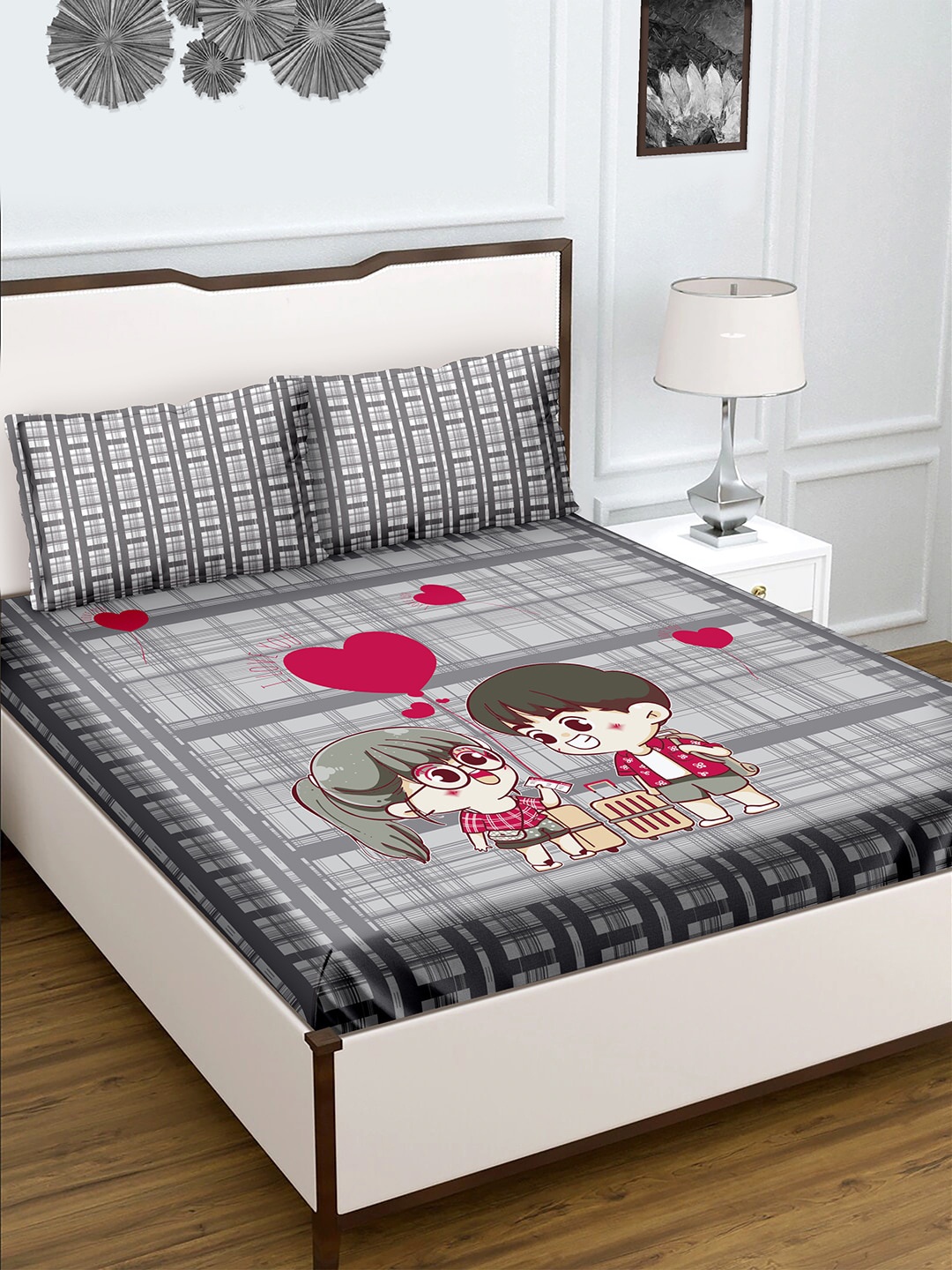 

BELLA CASA Grey & Red Graphic 180 TC Cotton King Bedsheet with 2 Pillow Covers