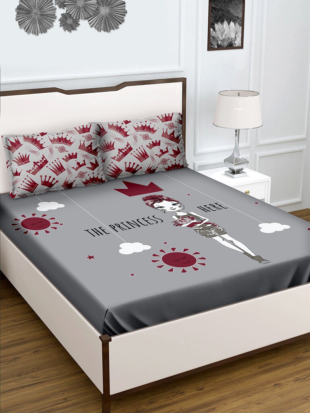 

BELLA CASA Grey & Maroon Graphic 180 TC King Bedsheet with 2 Pillow Covers