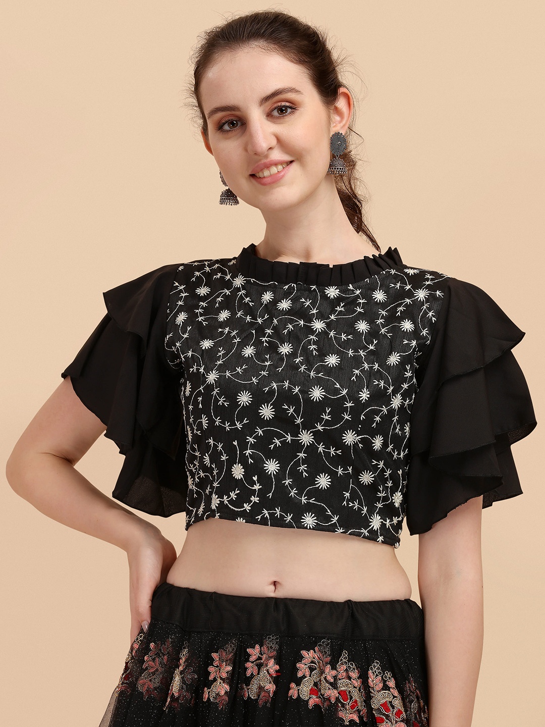 

Paralians Black & White Floral Embroidered Crop Top