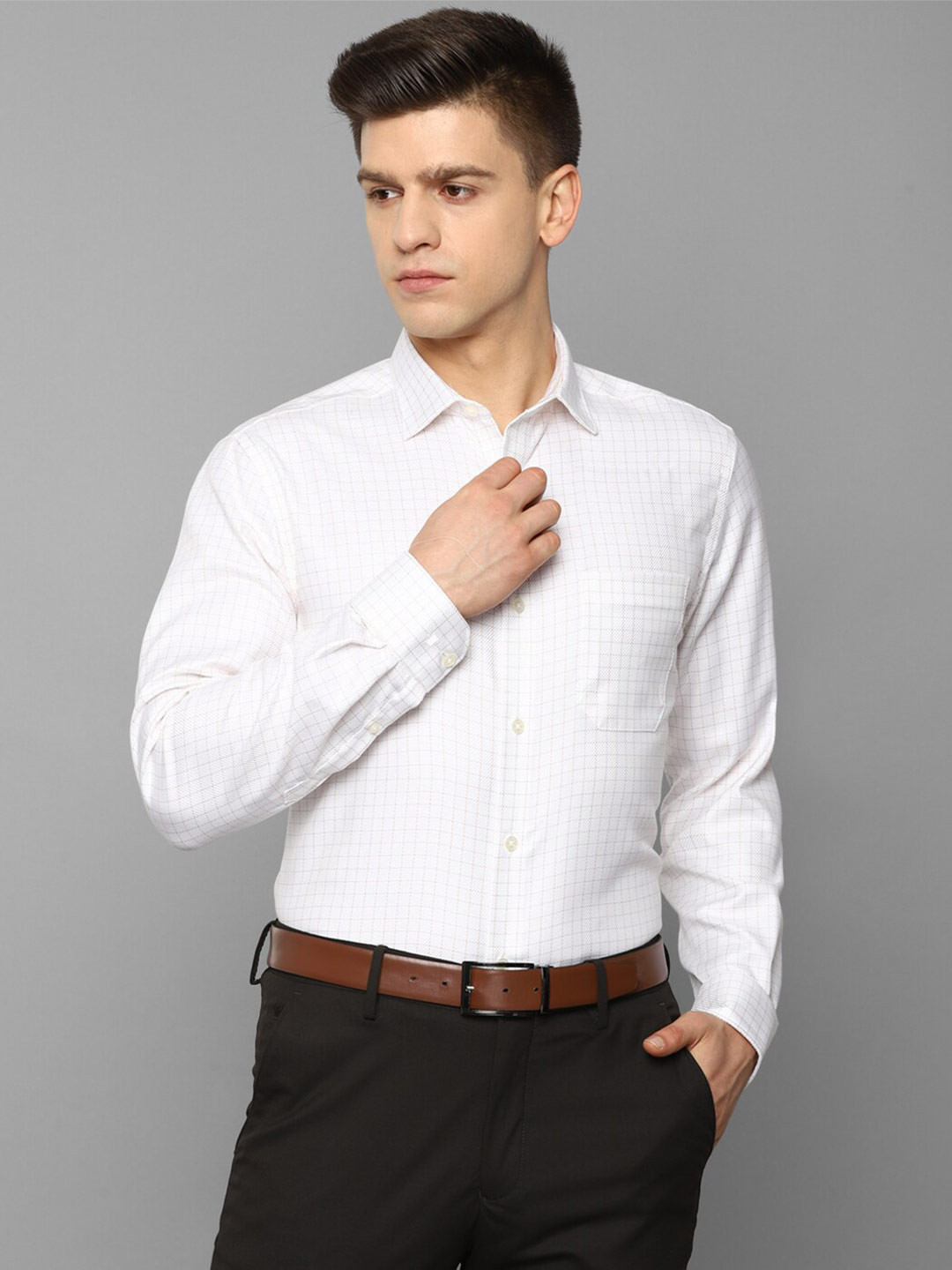 

Louis Philippe Men White Slim Fit Grid Tattersall Checked Casual Shirt