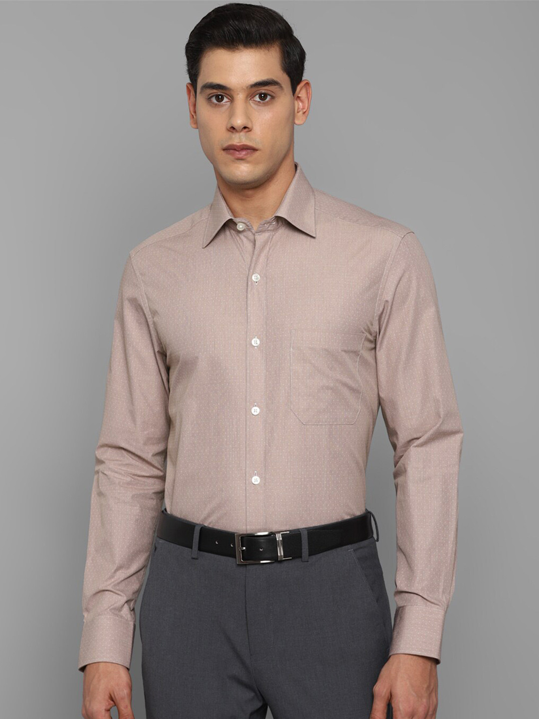 

Louis Philippe Men Peach-Coloured Regular Fit 100% Cotton Formal Shirt