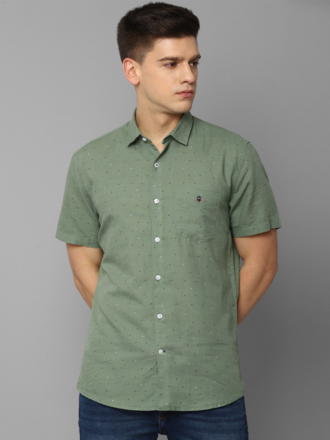 

Louis Philippe Sport Men Green Slim Fit Casual Shirt