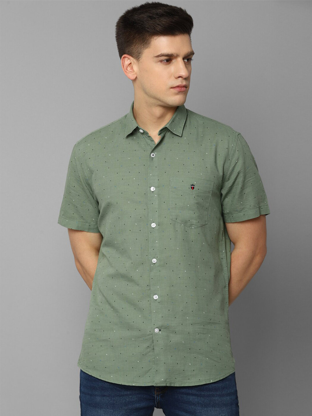 

Louis Philippe Sport Men Green Slim Fit Casual Shirt