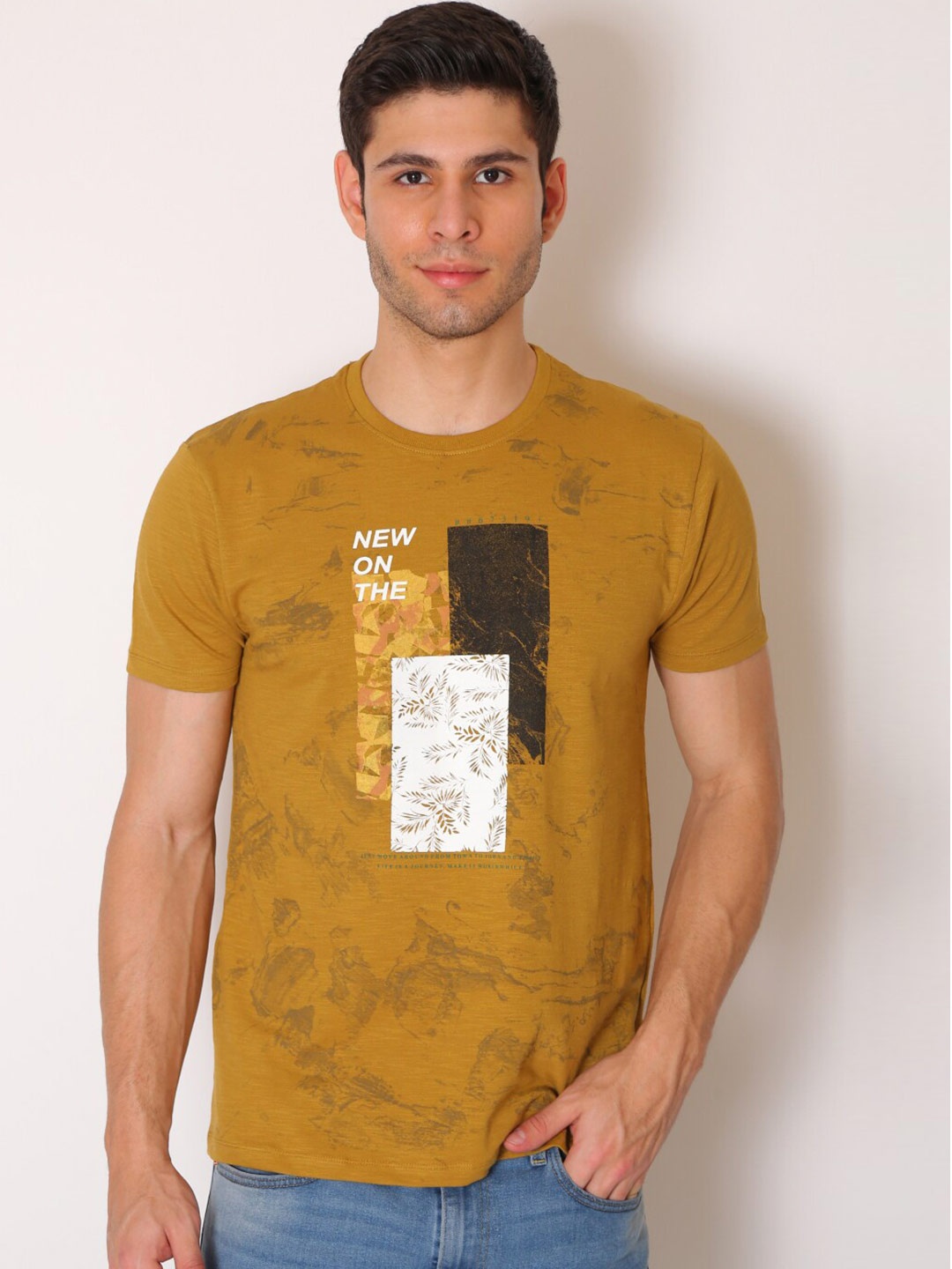 

Mode Vetements Men Mustard Yellow Printed Slim Fit Cotton T-shirt